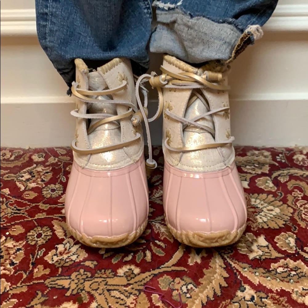 Duck boots